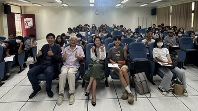 114.10.16從校園走上主播台圖片